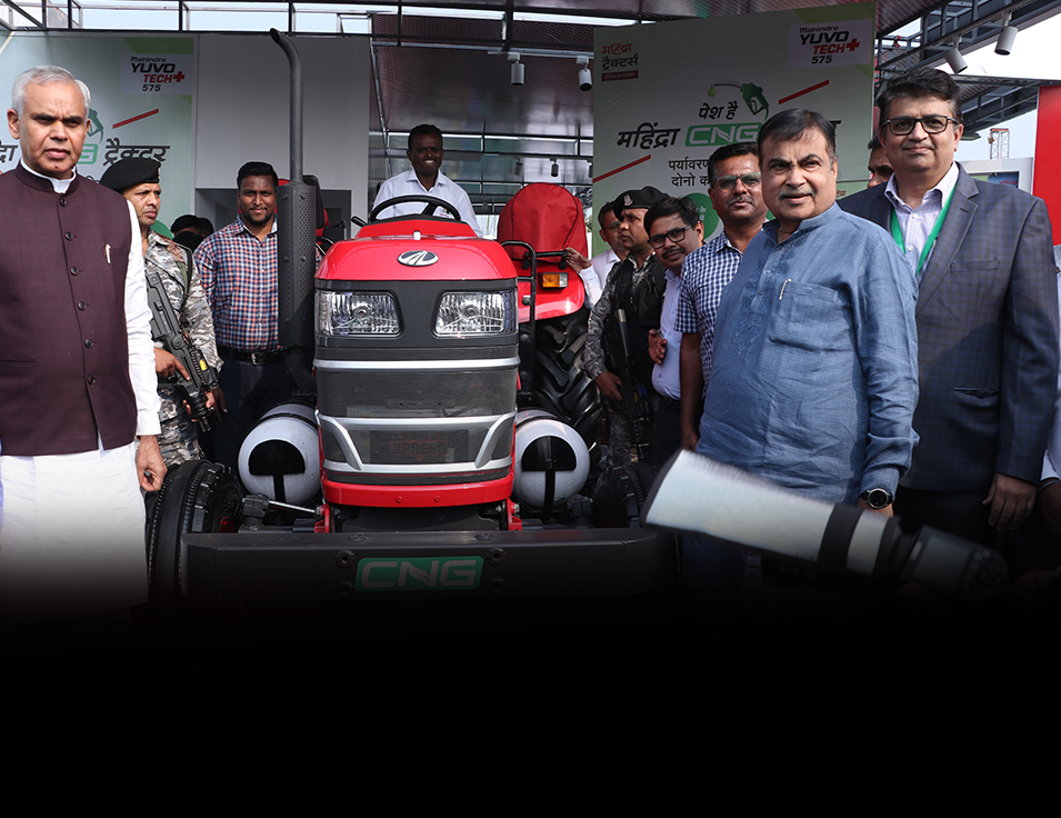 Mahindra unveils CNG tractor at Agrovision Nagpur